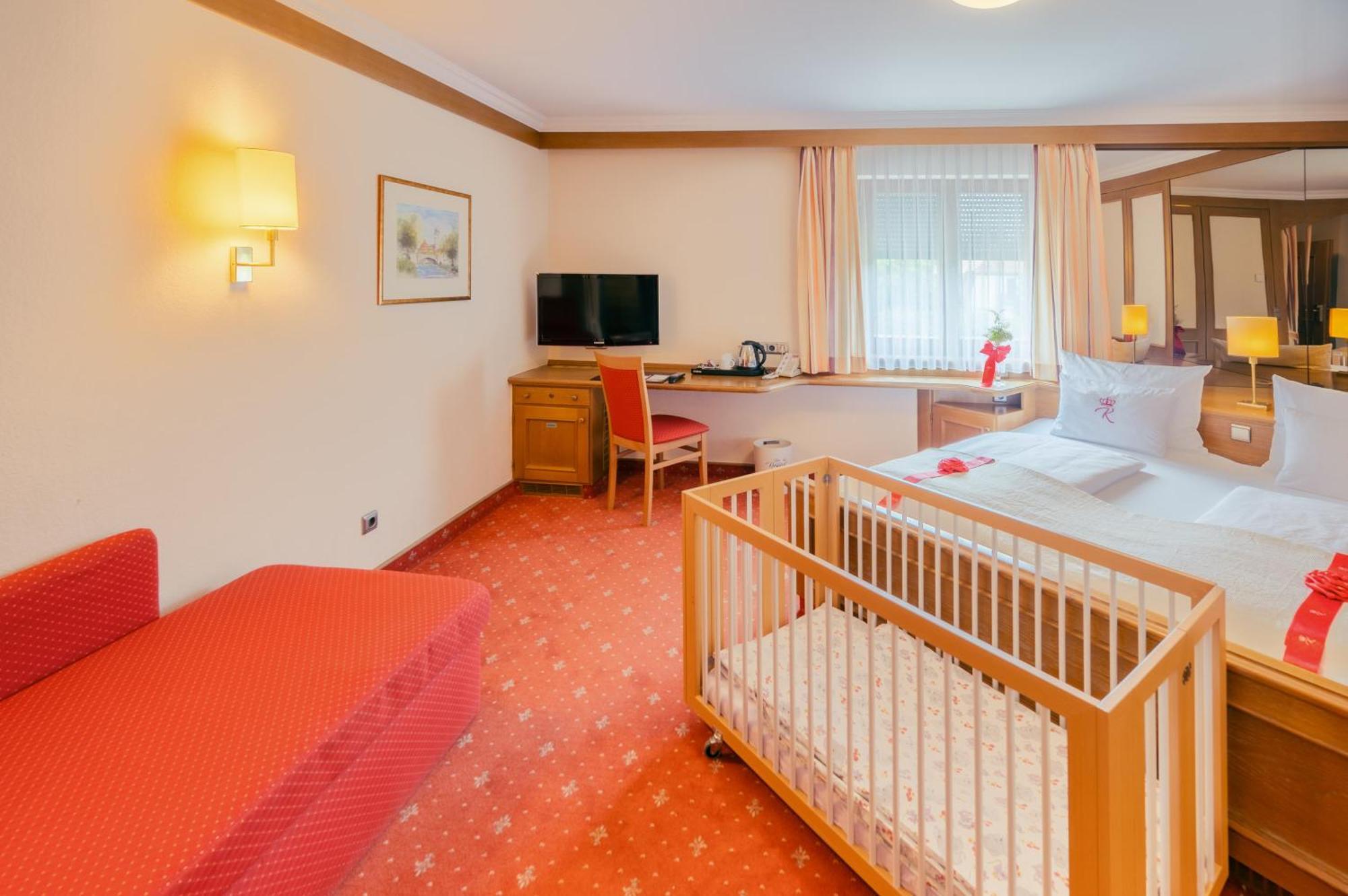 Hotel Am Schlosspark Zum Kurfuerst Oberschleissheim Bagian luar foto