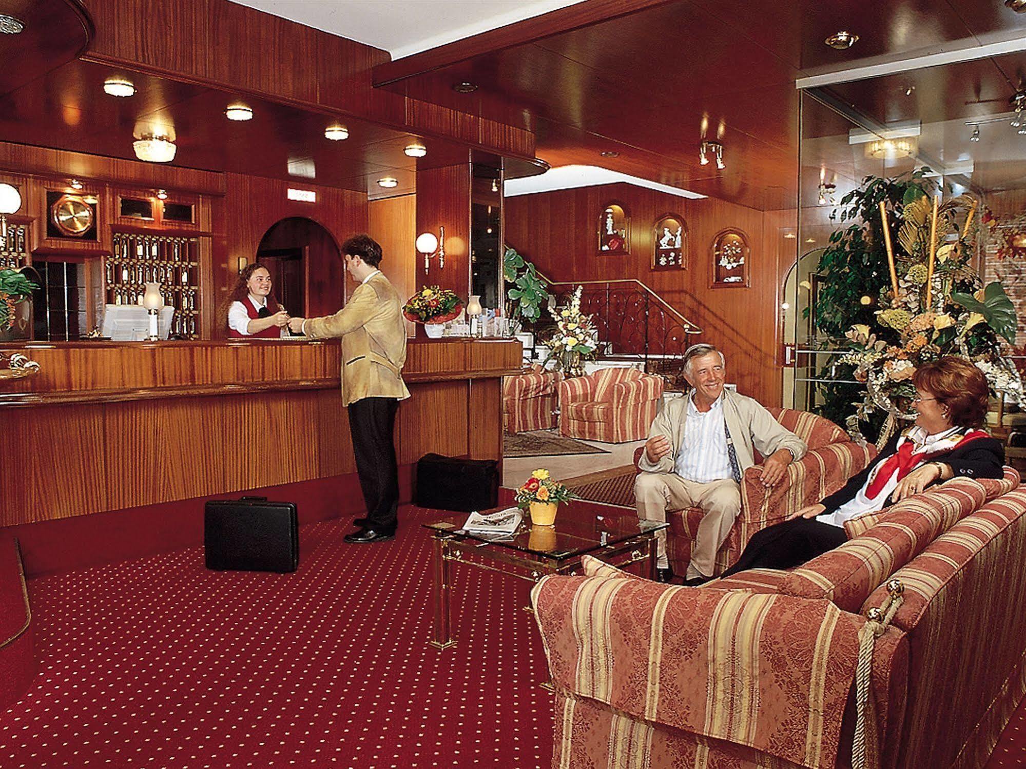 Hotel Am Schlosspark Zum Kurfuerst Oberschleissheim Interior foto