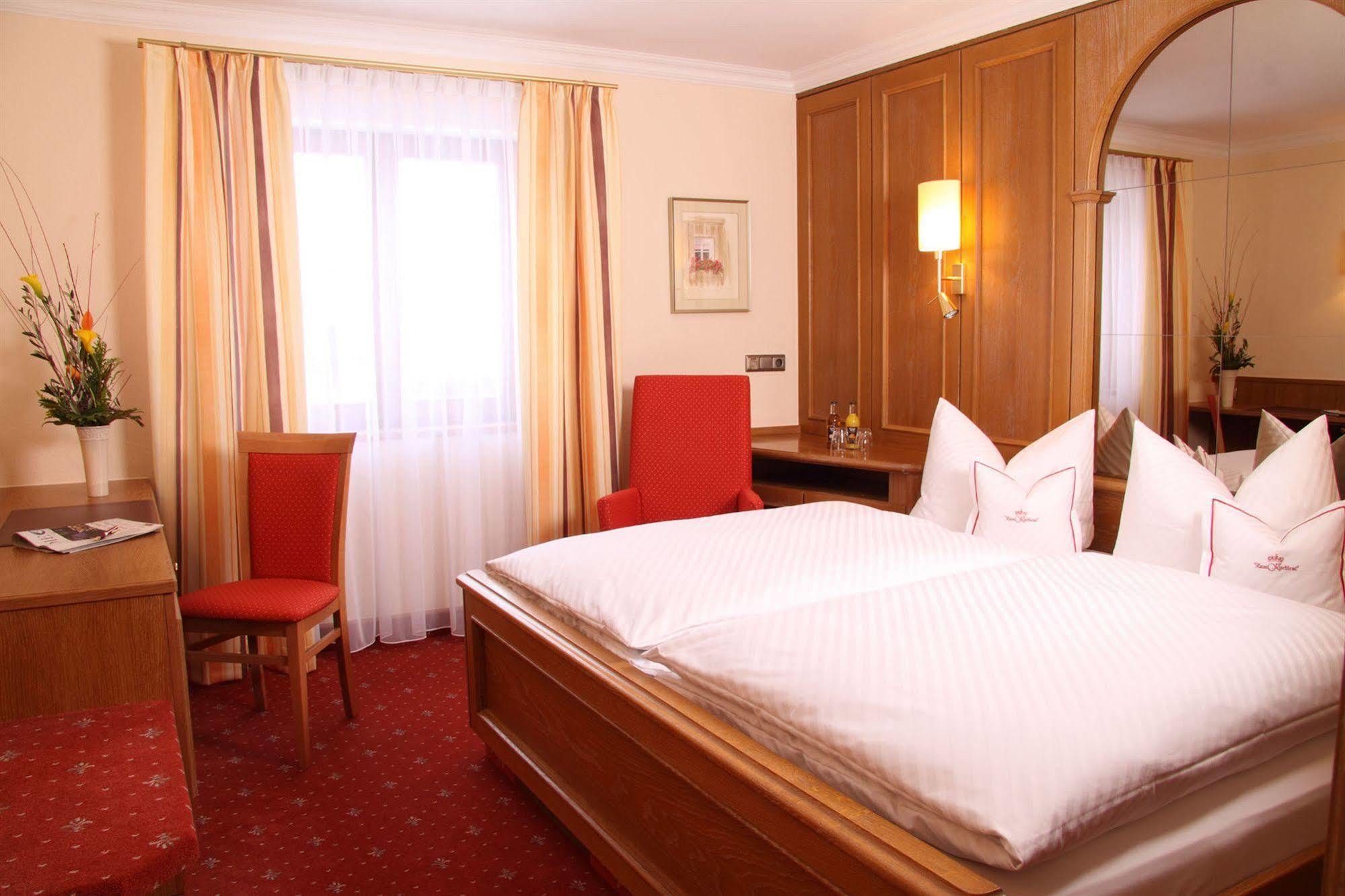 Hotel Am Schlosspark Zum Kurfuerst Oberschleissheim Ruang foto