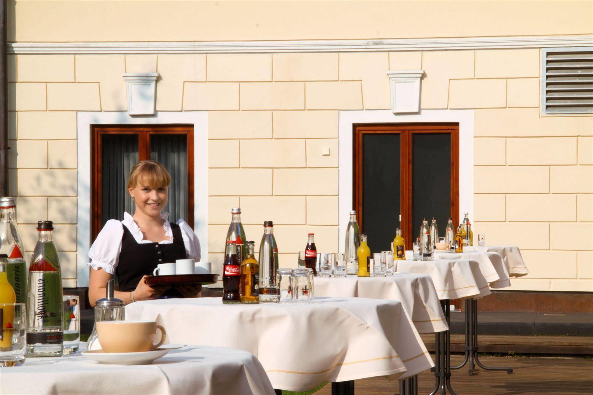 Hotel Am Schlosspark Zum Kurfuerst Oberschleissheim Restoran foto